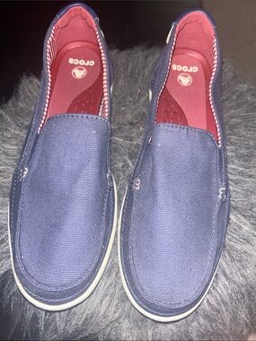 CROCS women Navy Canvas Slip-On Loafers